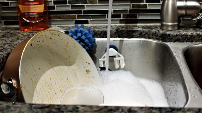 sink-full-of-dirty-dishes